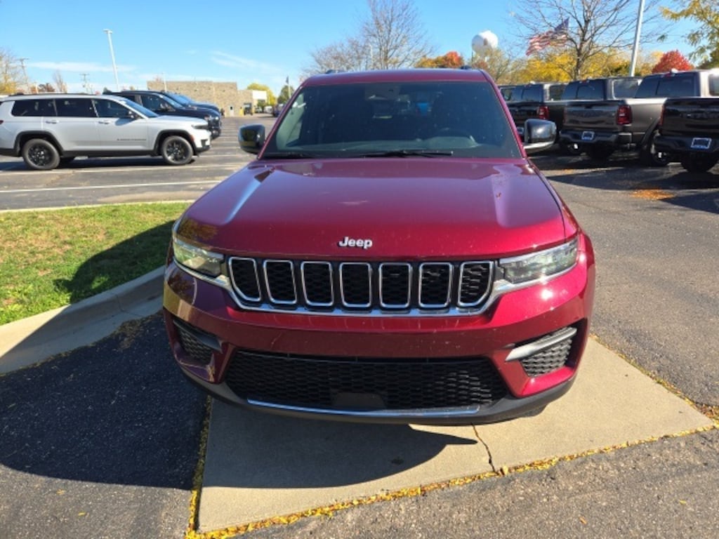 New 2025 Jeep Grand Cherokee LAREDO X 4X4 Sport Utility