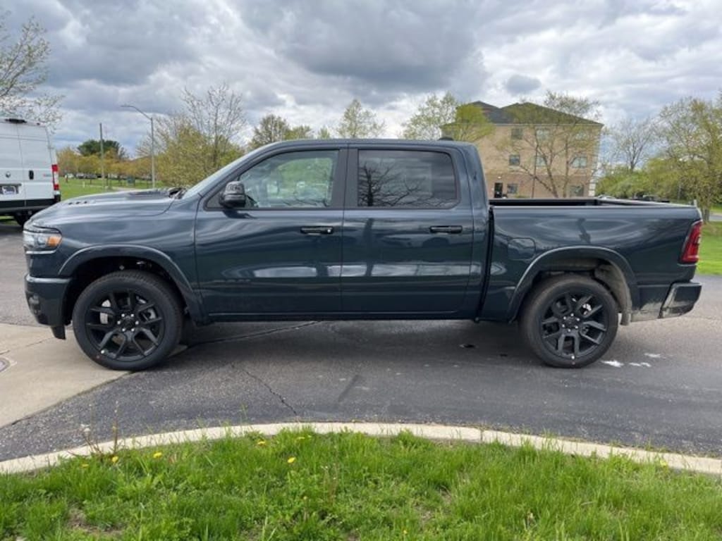 New 2026 Ram 1500 LARAMIE CREW CAB 4X4 5'7 BOX Pickup