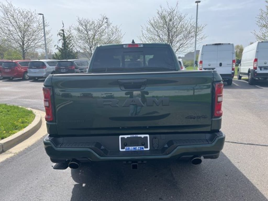 New 2026 Ram 1500 BIG HORN CREW CAB 4X4 5'7 BOX Pickup