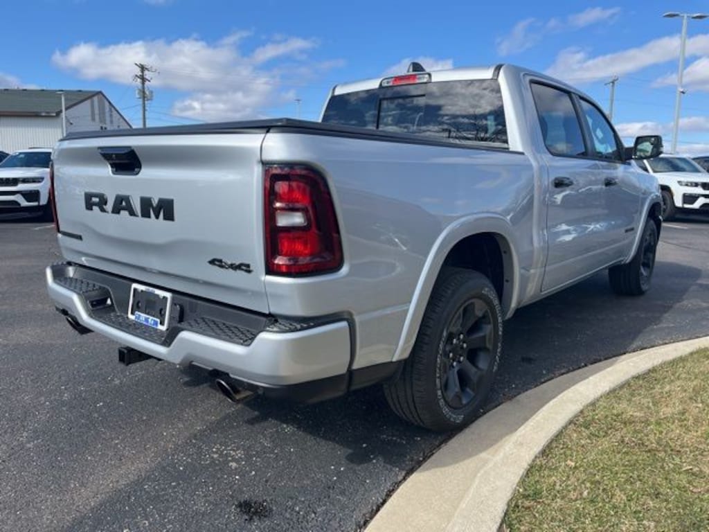 New 2026 Ram 1500 BIG HORN CREW CAB 4X4 5'7 BOX Pickup