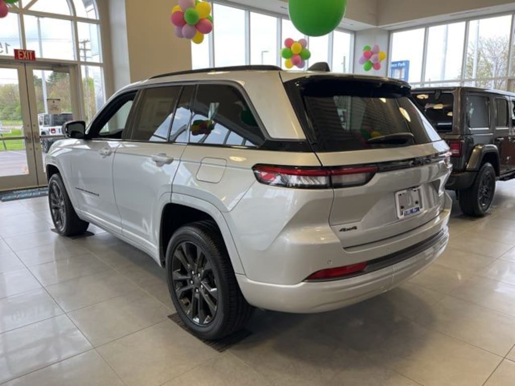 New 2026 Jeep Grand Cherokee LIMITED RESERVE 4X4 Sport Utility