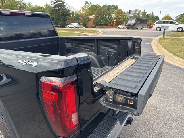 2024 GMC Sierra 1500 SLT - Photo 11