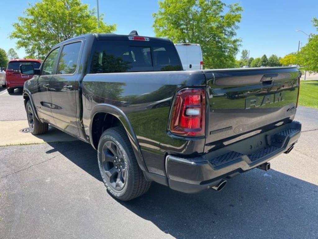 New 2026 Ram 1500 BIG HORN CREW CAB 4X4 5'7 BOX Pickup