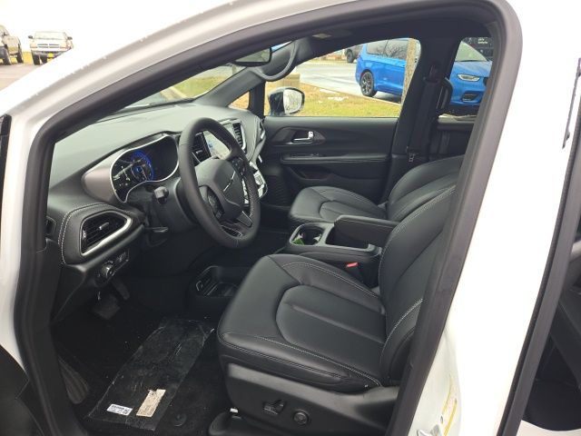 2026 Chrysler Pacifica Select - Photo 9