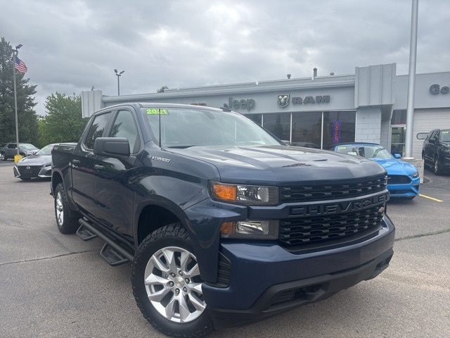 Certified 2021 Chevrolet Silverado 1500 Custom with VIN 1GCPYBEK5MZ348553 for sale in Chelsea, MI