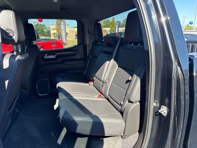 2024 GMC Sierra 1500 SLT - Photo 9