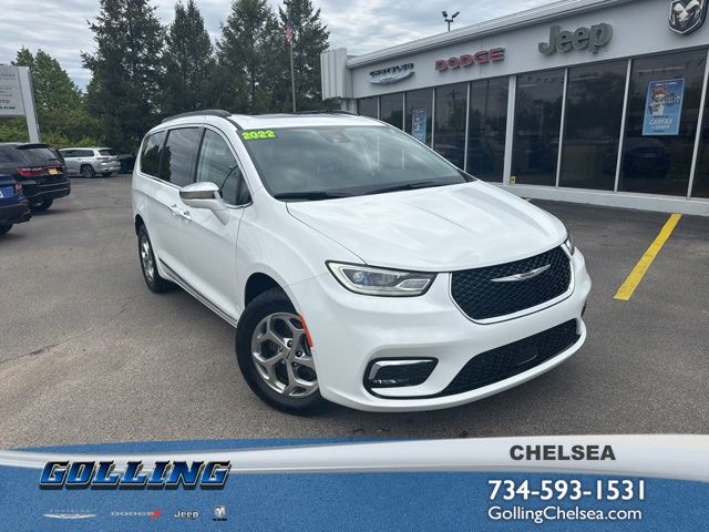 2022 Chrysler Pacifica Limited's photo