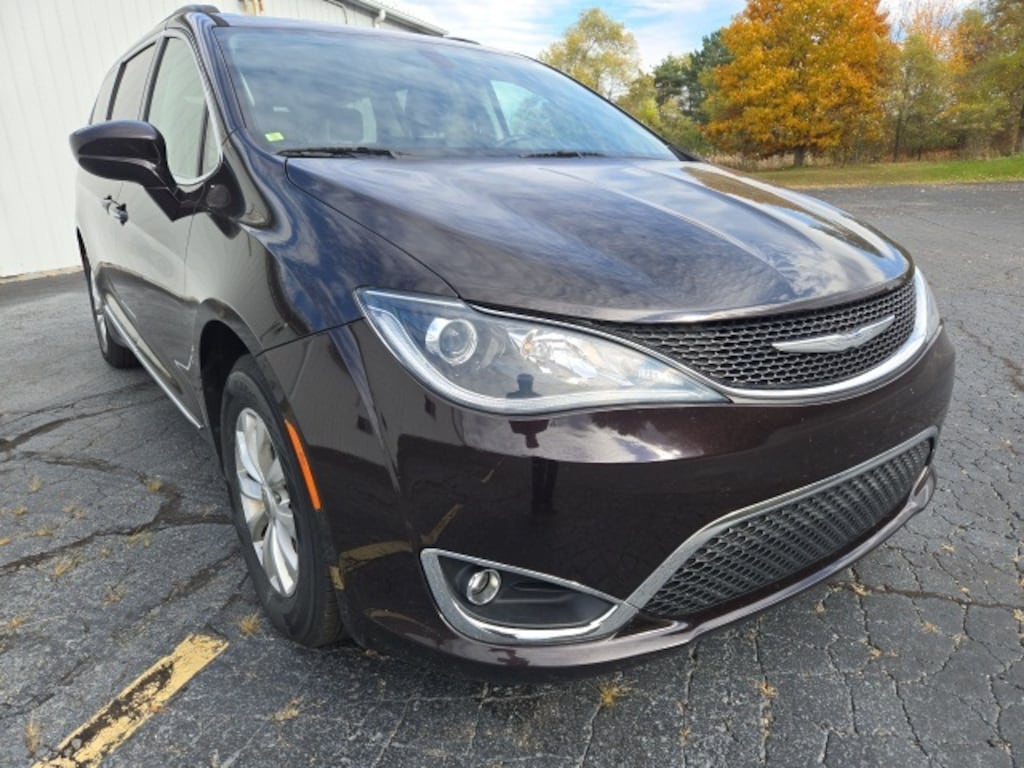 Certified 2017 Chrysler Pacifica Touring L Minivan/Van