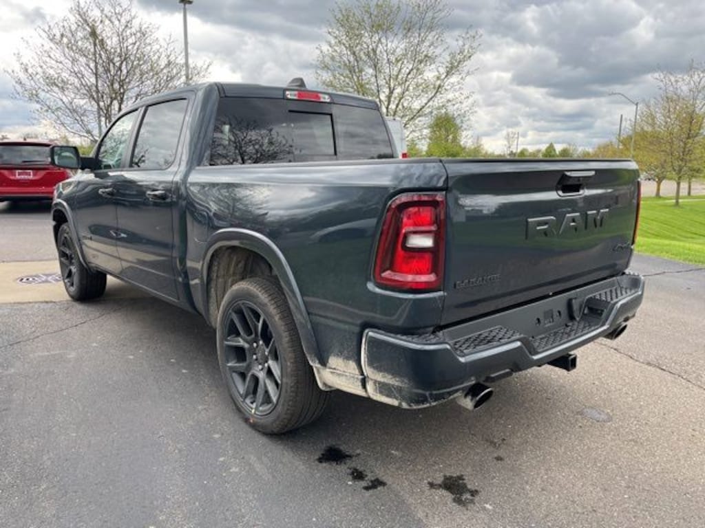 New 2026 Ram 1500 LARAMIE CREW CAB 4X4 5'7 BOX Pickup