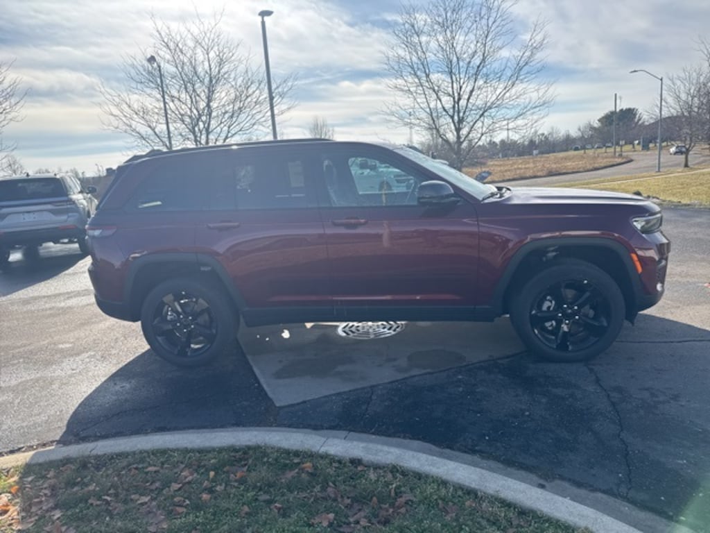 New 2025 Jeep Grand Cherokee ALTITUDE X 4X4 Sport Utility