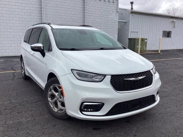 Certified 2023 Chrysler Pacifica Limited with VIN 2C4RC1GG3PR553877 for sale in Chelsea, MI