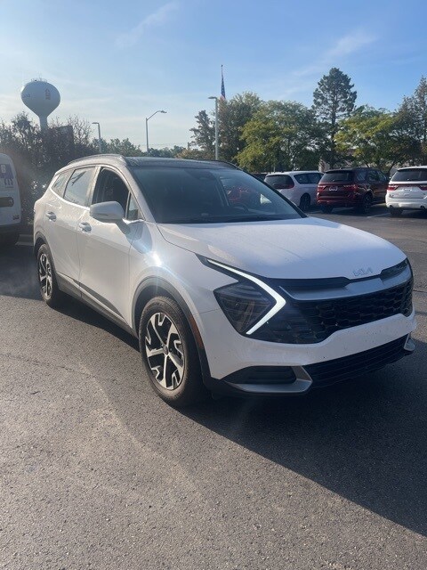 2025 Kia Sportage EX photo 2
