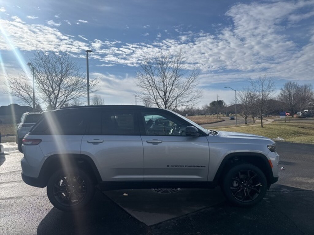 New 2025 Jeep Grand Cherokee LIMITED 4X4 Sport Utility