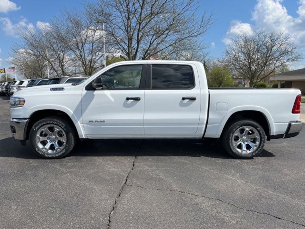 New 2026 Ram 1500 BIG HORN CREW CAB 4X4 5'7 BOX Pickup