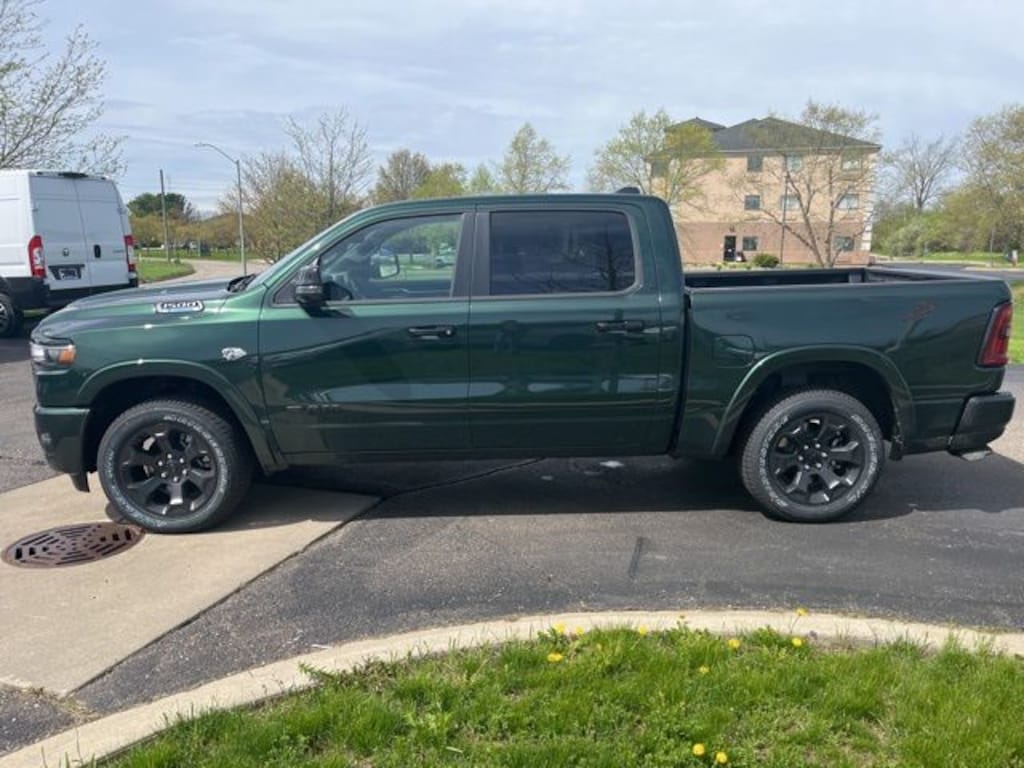 New 2026 Ram 1500 BIG HORN CREW CAB 4X4 5'7 BOX Pickup