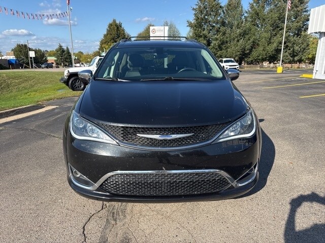 2019 Chrysler Pacifica Limited photo 2