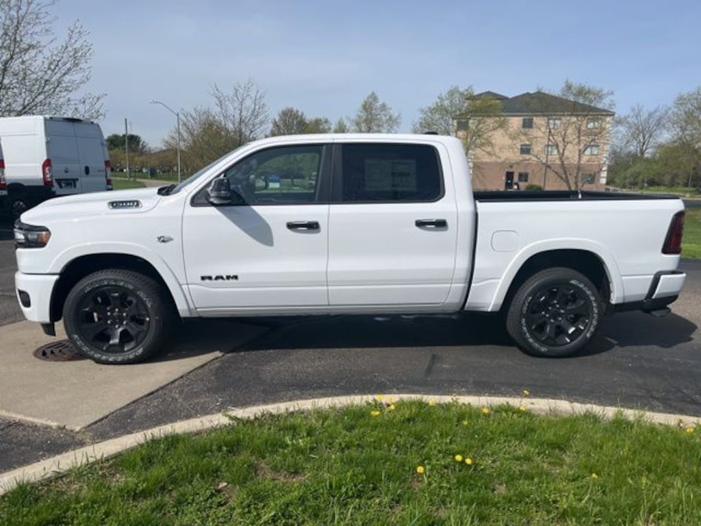 New 2026 Ram 1500 BIG HORN CREW CAB 4X4 5'7 BOX Pickup