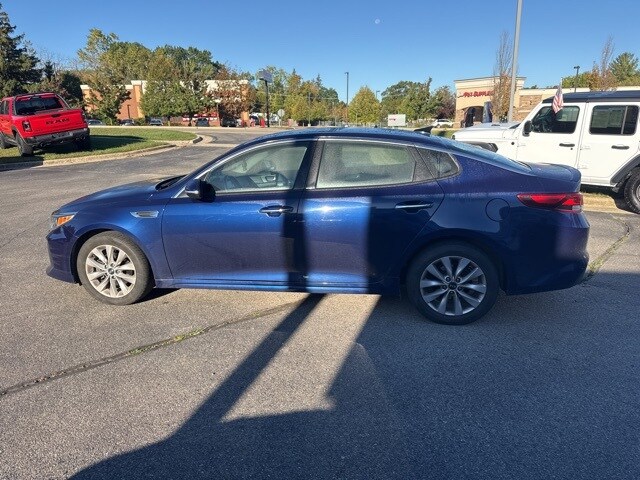 2018 Kia Optima S photo 3
