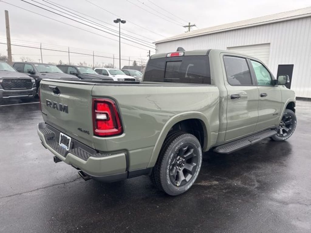 New 2026 Ram 1500 BIG HORN CREW CAB 4X4 5'7 BOX Pickup