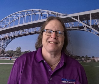 Staff member Laura Mark from ID_60461adc70fc