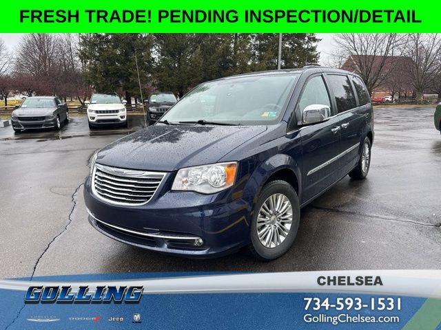 2016 Chrysler Town & Country Touring-L