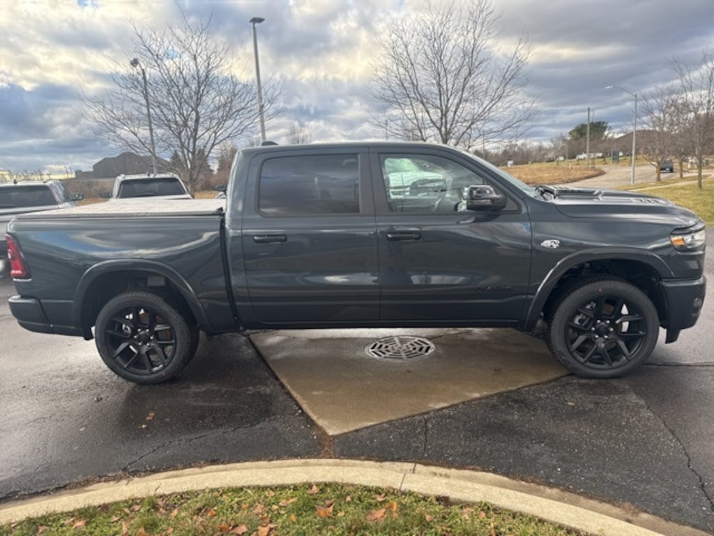 New 2026 Ram 1500 LARAMIE CREW CAB 4X4 5'7 BOX Pickup