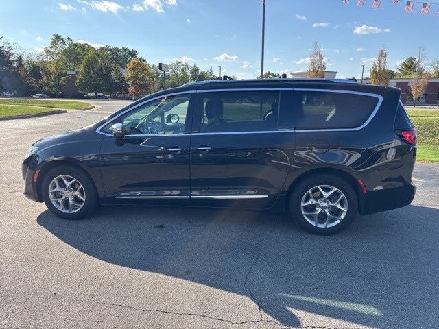 2019 Chrysler Pacifica Limited photo 4