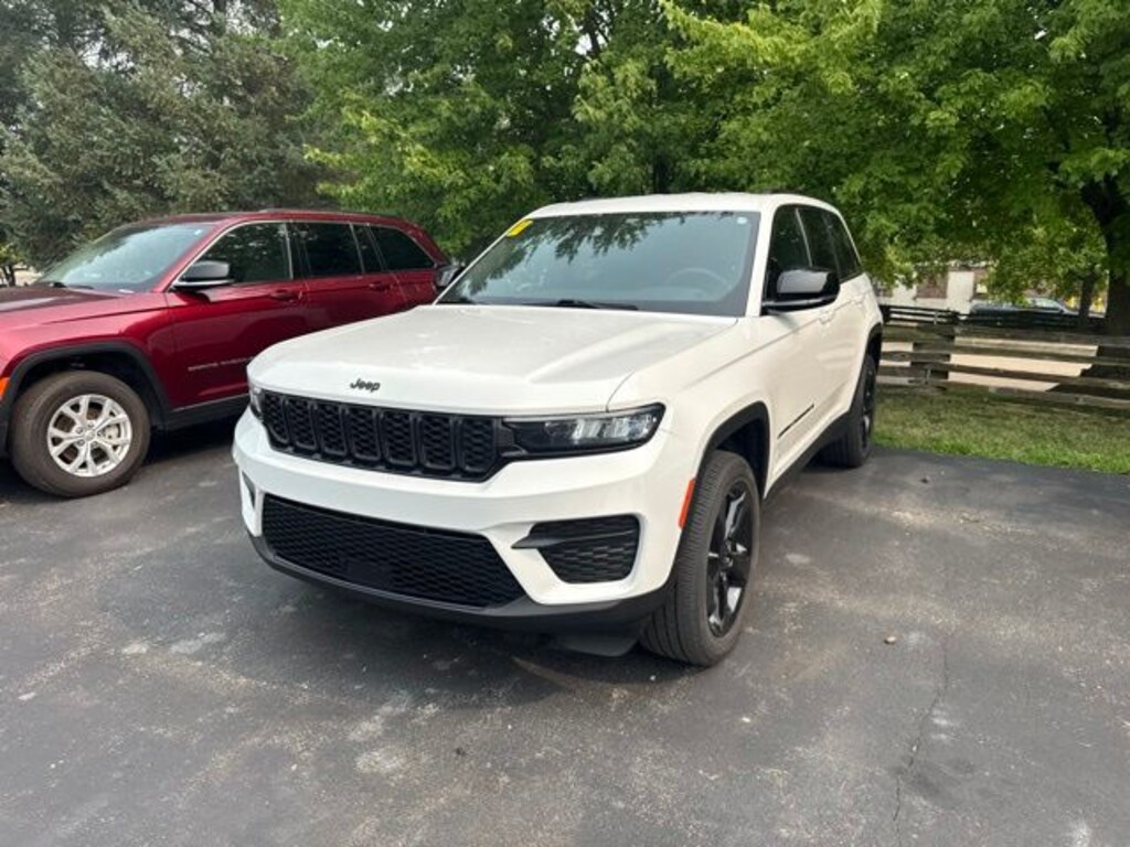 Used 2023 Jeep Grand Cherokee Altitude X SUV