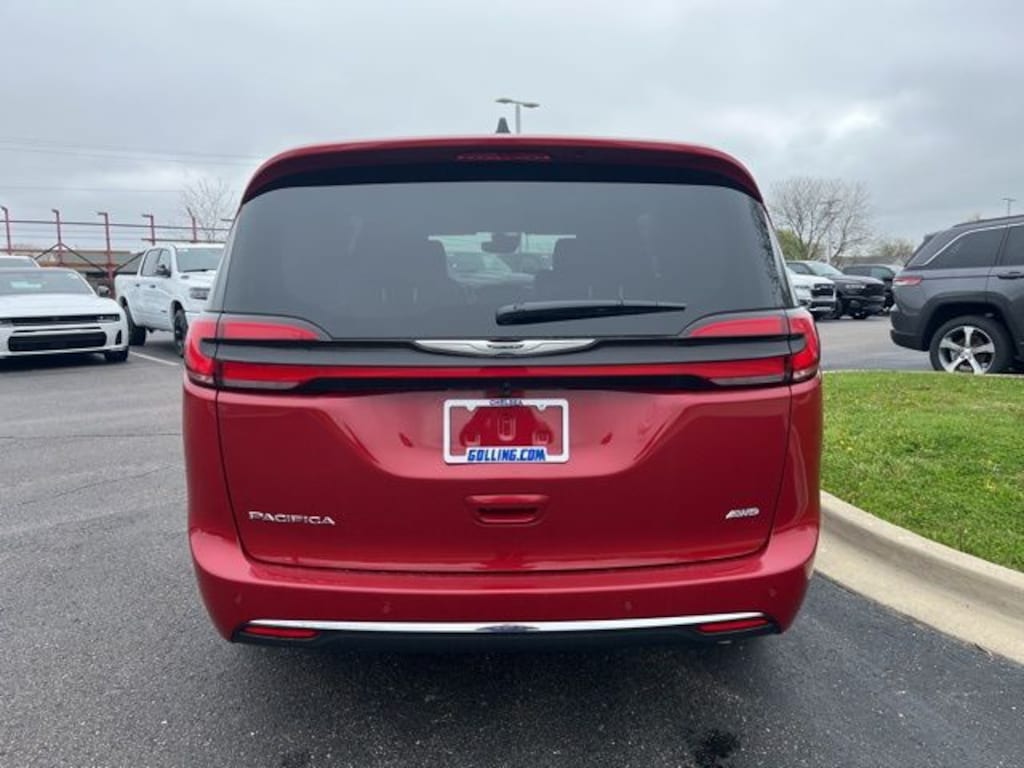 New 2026 Chrysler Pacifica SELECT AWD Passenger Van