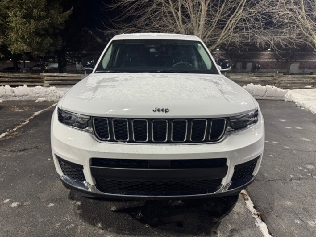 Used 2023 Jeep Grand Cherokee L Laredo SUV