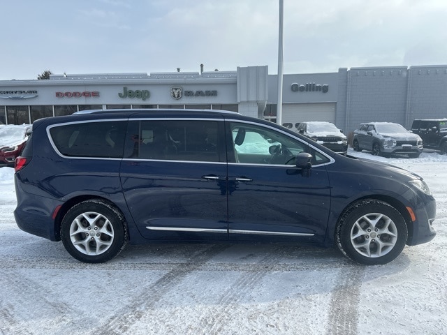 Used 2018 Chrysler Pacifica Touring L with VIN 2C4RC1BG3JR112376 for sale in Chelsea, MI