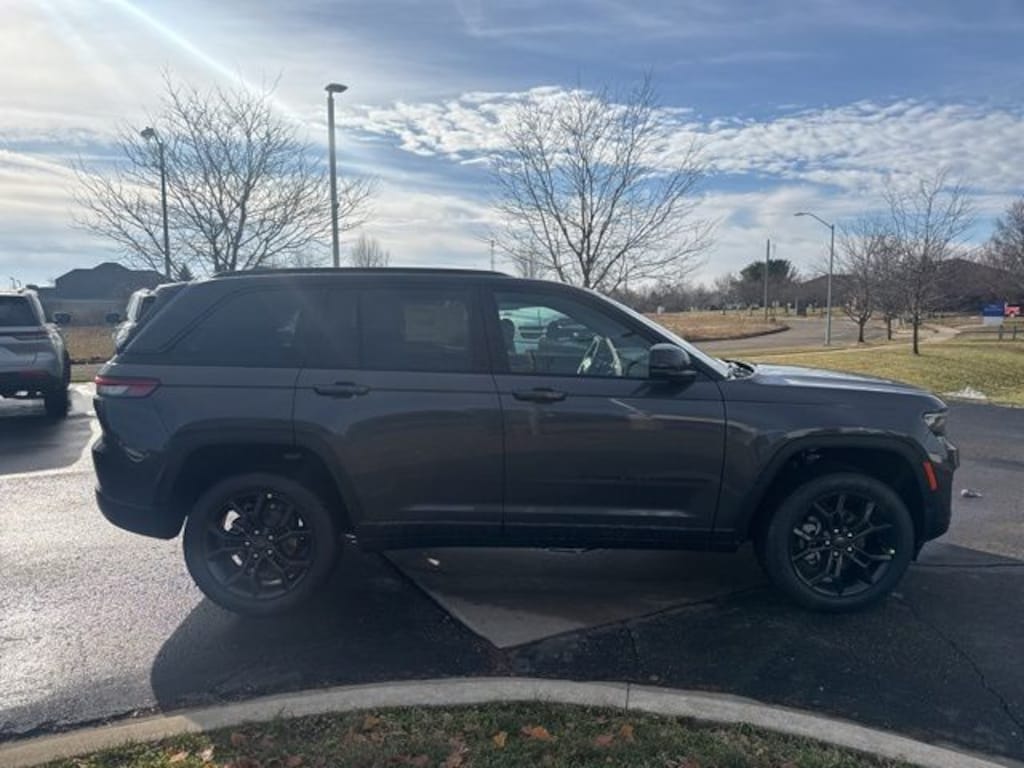 New 2025 Jeep Grand Cherokee LIMITED 4X4 Sport Utility