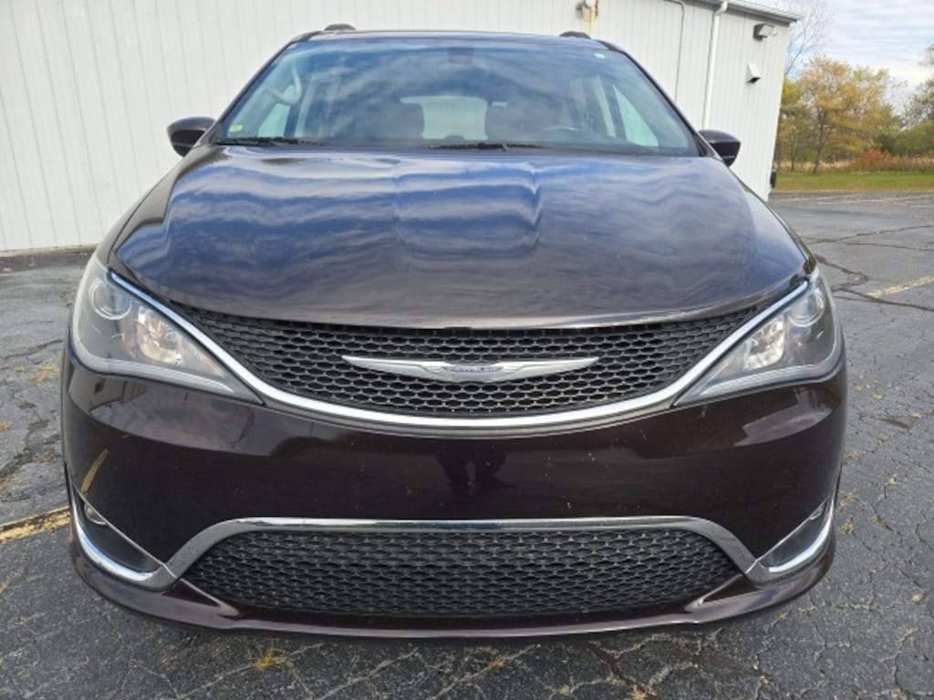 Certified 2017 Chrysler Pacifica Touring L Minivan/Van