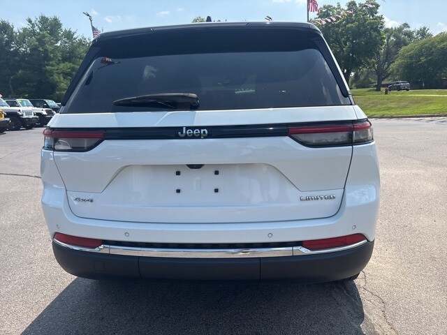 2023 Jeep Grand Cherokee Limited photo 2