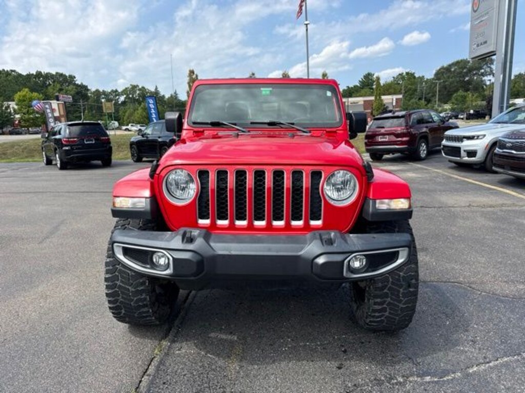 Used 2021 Jeep Gladiator Overland Truck