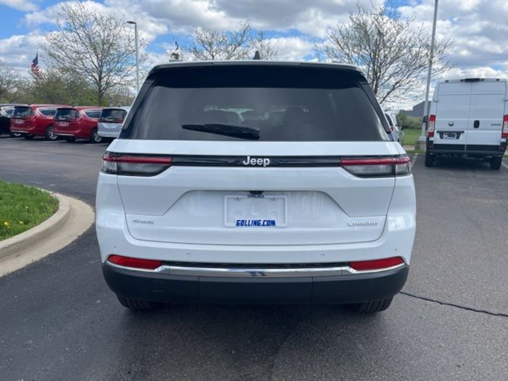 New 2026 Jeep Grand Cherokee LAREDO 4X4 Sport Utility