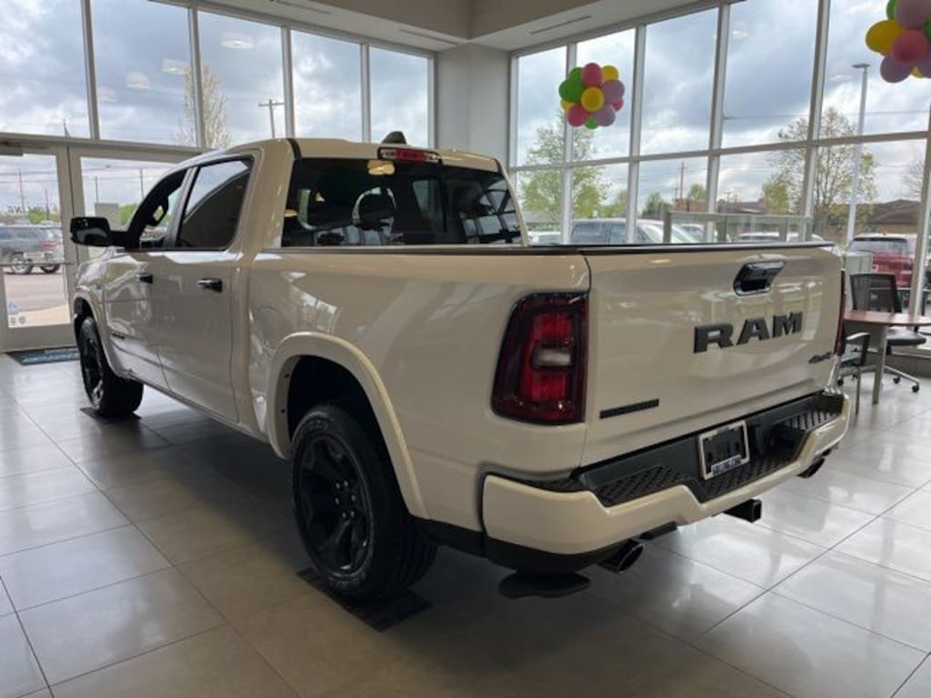 New 2026 Ram 1500 BIG HORN CREW CAB 4X4 5'7 BOX Pickup