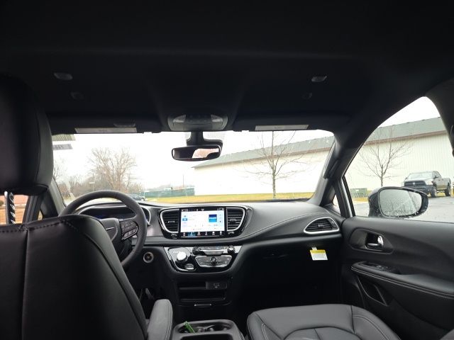 2026 Chrysler Pacifica Select - Photo 20