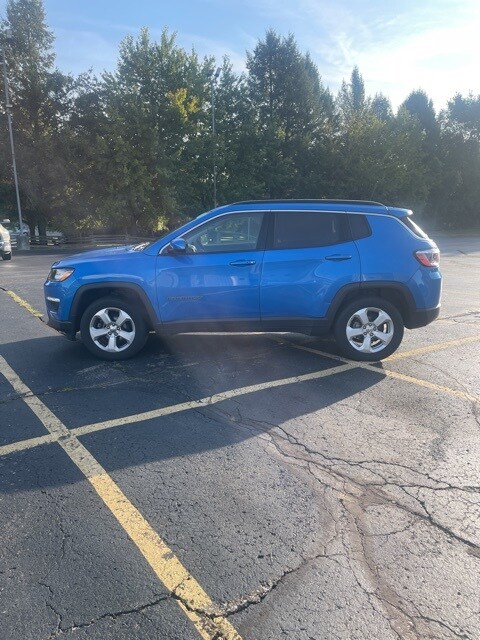 2018 Jeep Compass Latitude photo 2