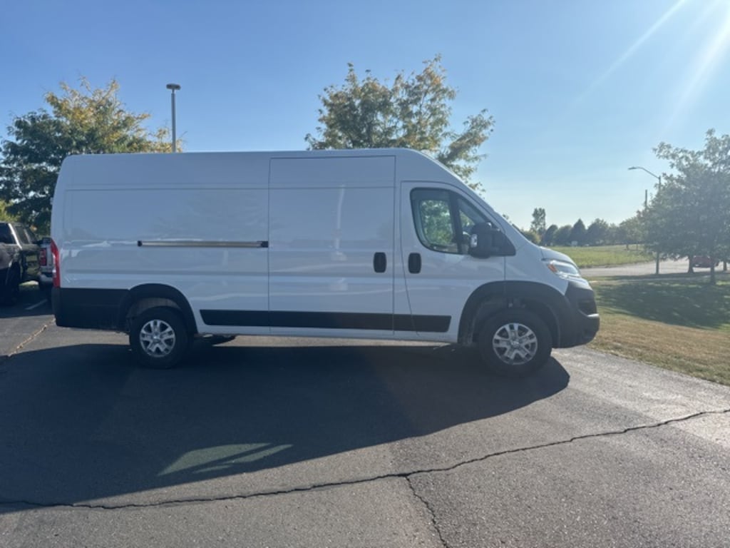 New 2026 Ram ProMaster PROMASTER 3500 SLT CARGO VAN HIGH ROOF 159' WB EXT Cargo Van
