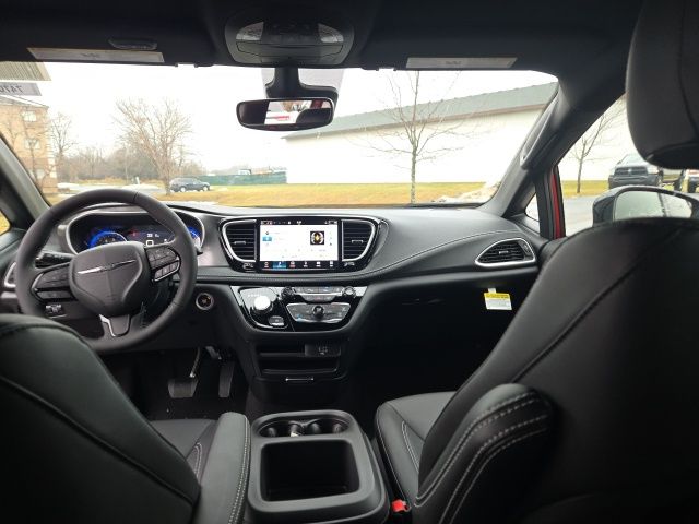 2026 Chrysler Pacifica Select - Photo 19