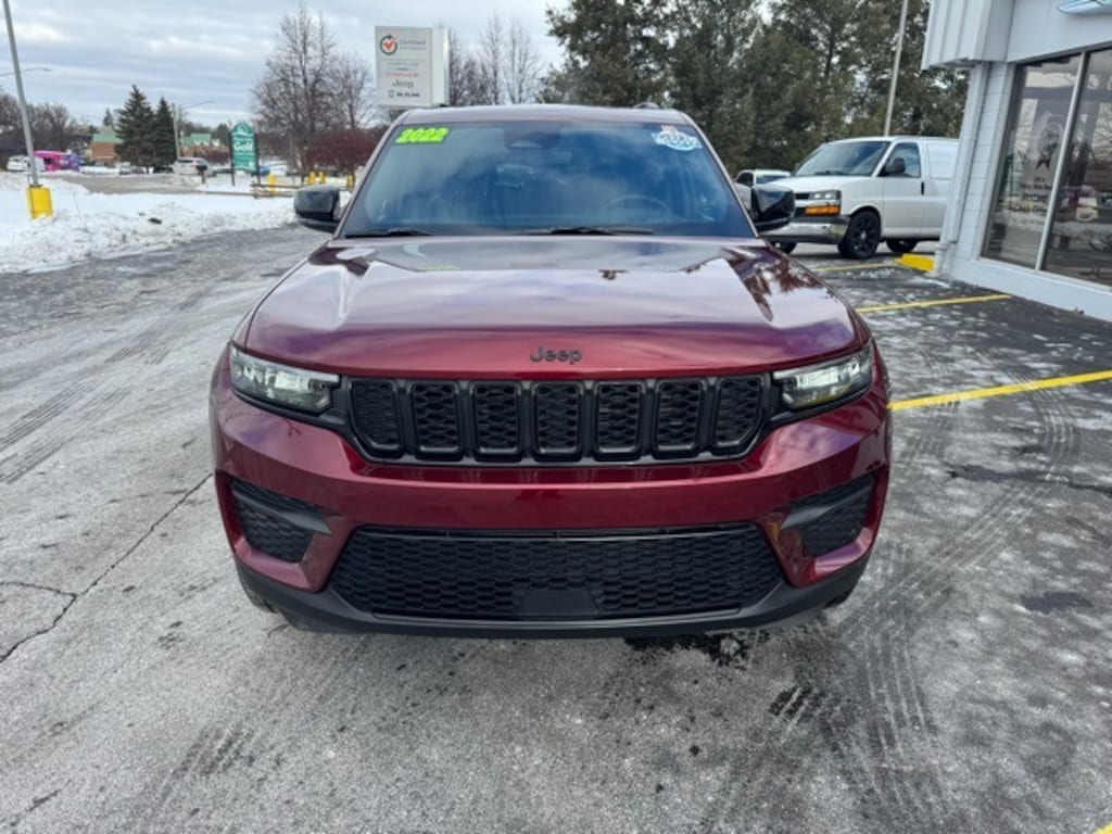 Used 2022 Jeep Grand Cherokee Altitude SUV