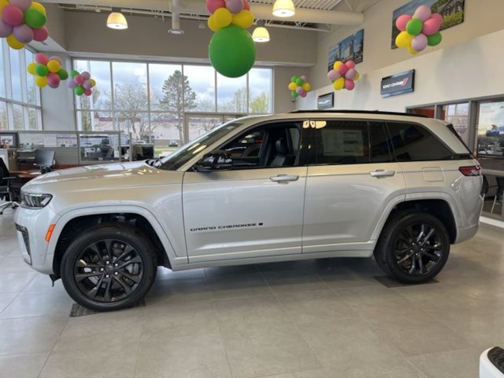New 2026 Jeep Grand Cherokee LIMITED RESERVE 4X4 Sport Utility