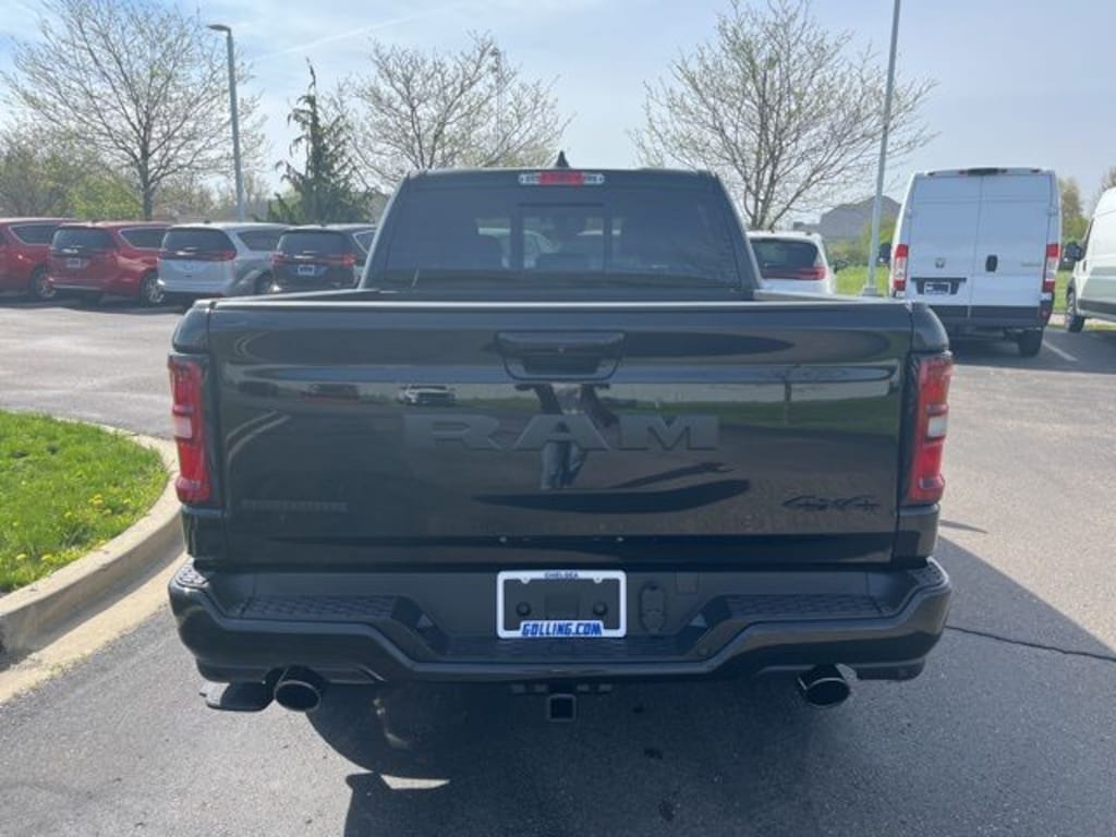 New 2026 Ram 1500 BIG HORN CREW CAB 4X4 5'7 BOX Pickup