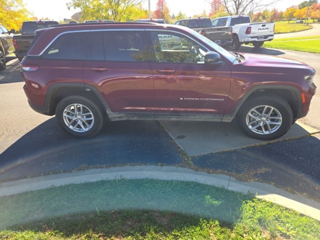 New 2025 Jeep Grand Cherokee LAREDO X 4X4 Sport Utility
