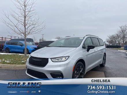 2026 Chrysler Pacifica SELECT Passenger Van