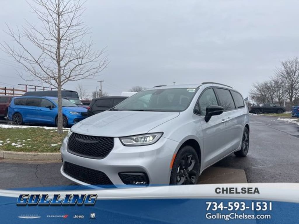 New 2026 Chrysler Pacifica SELECT Passenger Van