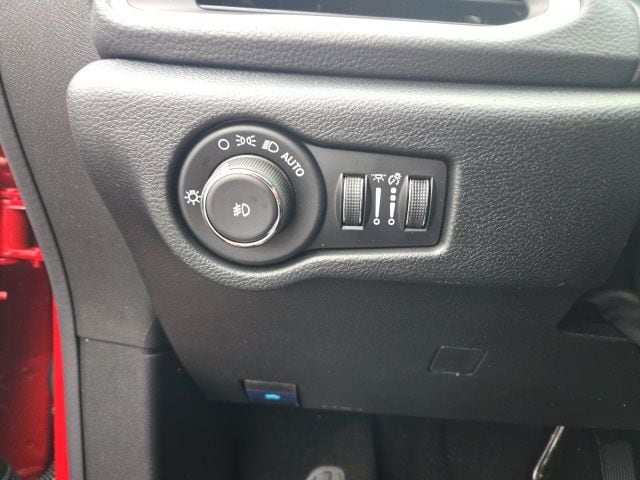 2026 Chrysler Pacifica Select - Photo 11