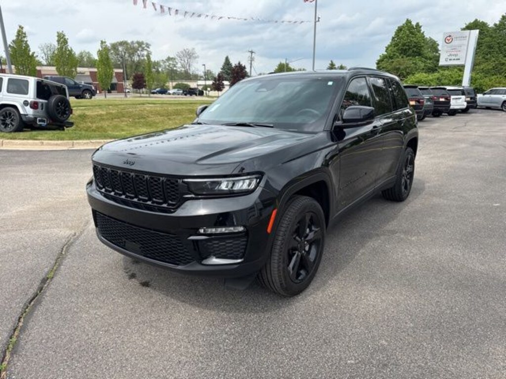 Used 2024 Jeep Grand Cherokee Limited SUV