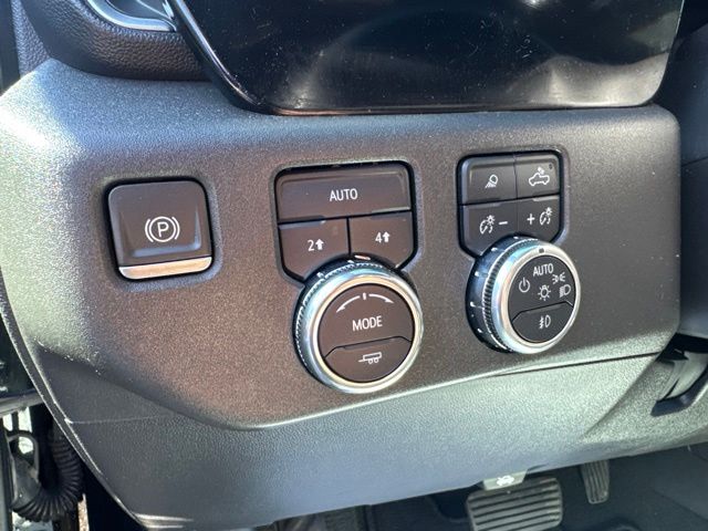 2024 GMC Sierra 1500 SLT - Photo 16